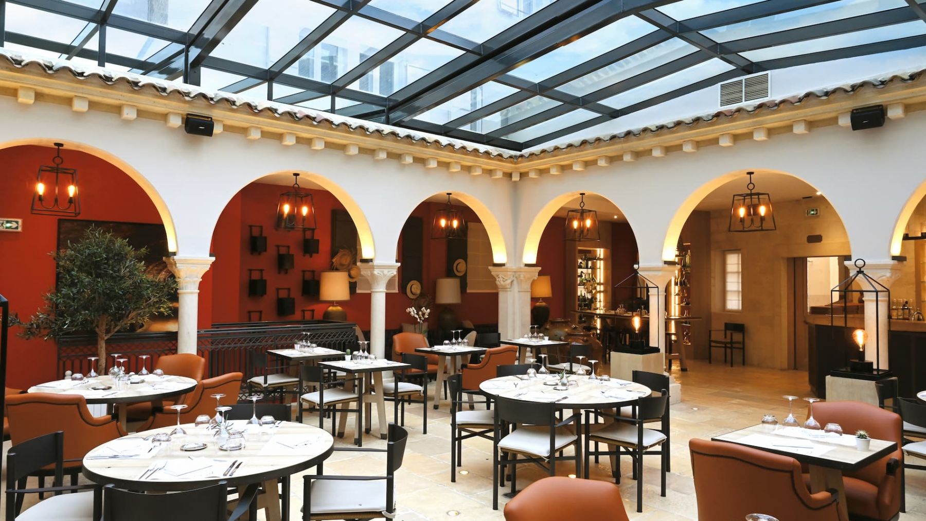 Brasserie in Tournus, Hotel Le Rempart Brasserie in Tournus, Hotel Le Rempart