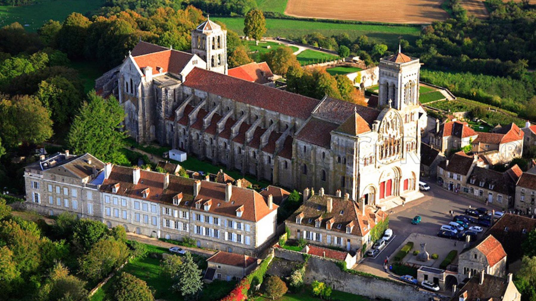 La basilique de Vézelay : un lieu chargé d’histoire à visiter La basilique de Vézelay : un lieu chargé d’histoire à visiter