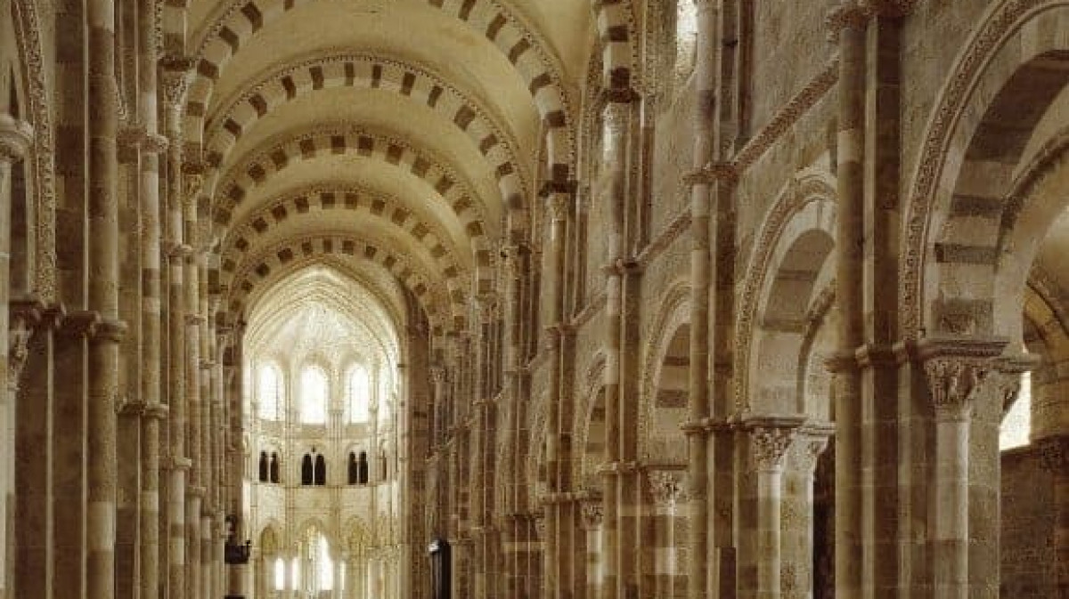 Basilique Vezelay.jpg Basilique Vezelay.jpg